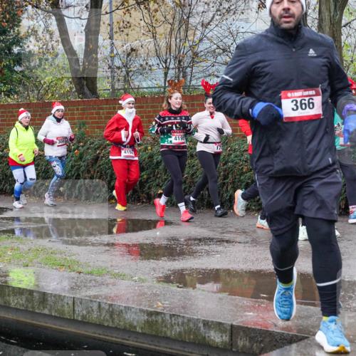 07.12.2025 - St. Pauli X-Mass-Run No. 15 Michael Burmester http://msf.ph/oto/9429357 07.12.2025 09:45:08 Laufen 1791, 3085, 699, 4194, 4195, 17, 366 meine-sportfotos.de