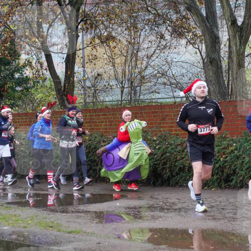 07.12.2025 - St. Pauli X-Mass-Run No. 15 Michael Burmester http://msf.ph/oto/9429366 07.12.2025 11:25:19 Laufen 188, 2441, 3523, 3777, 2114 meine-sportfotos.de