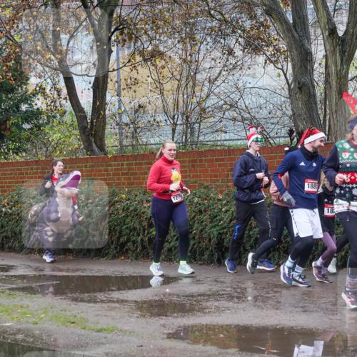 07.12.2025 - St. Pauli X-Mass-Run No. 15 Michael Burmester http://msf.ph/oto/9429374 07.12.2025 11:25:23 Laufen 3950, 1276, 1881, 188, 244 meine-sportfotos.de