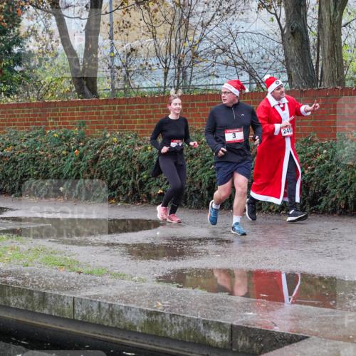 07.12.2025 - St. Pauli X-Mass-Run No. 15 Michael Burmester http://msf.ph/oto/9429389 07.12.2025 09:45:22 Laufen 3, 245 meine-sportfotos.de