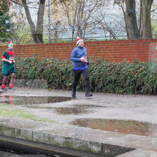 07.12.2025 - St. Pauli X-Mass-Run No. 15 Michael Burmester http://msf.ph/oto/9429405 07.12.2025 09:45:28 Laufen 1071, 1291 meine-sportfotos.de