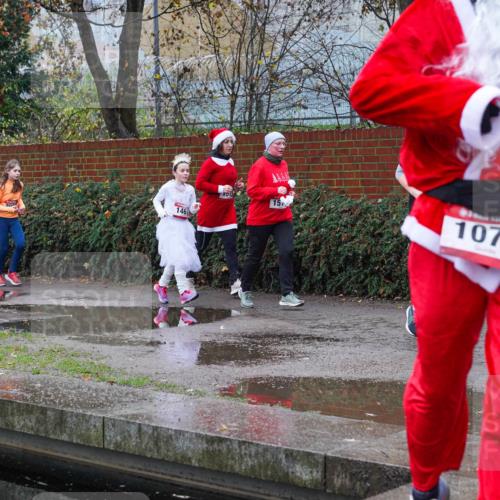 07.12.2025 - St. Pauli X-Mass-Run No. 15 Michael Burmester http://msf.ph/oto/9429421 07.12.2025 09:45:37 Laufen 15, 146, 2003, 4080, 1072 meine-sportfotos.de