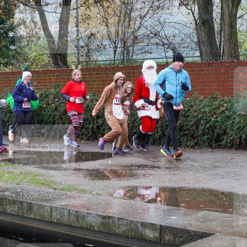 07.12.2025 - St. Pauli X-Mass-Run No. 15 Michael Burmester http://msf.ph/oto/9429436 07.12.2025 09:45:45 Laufen 4354, 114, 50, 2530 meine-sportfotos.de