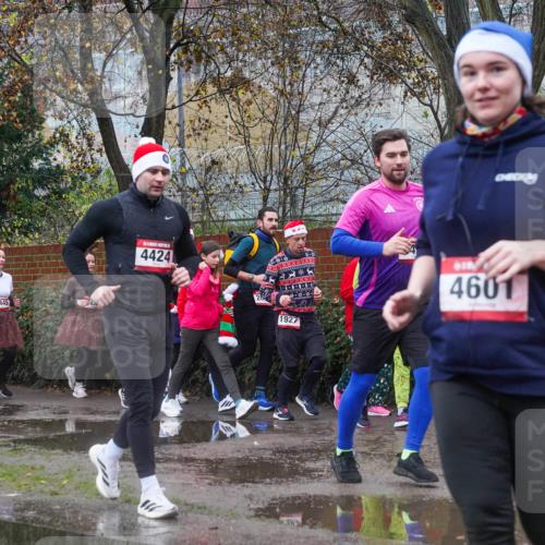 07.12.2025 - St. Pauli X-Mass-Run No. 15 Michael Burmester http://msf.ph/oto/9429452 07.12.2025 11:26:07 Laufen 3452, 2445, 4424, 1927, 4601 meine-sportfotos.de