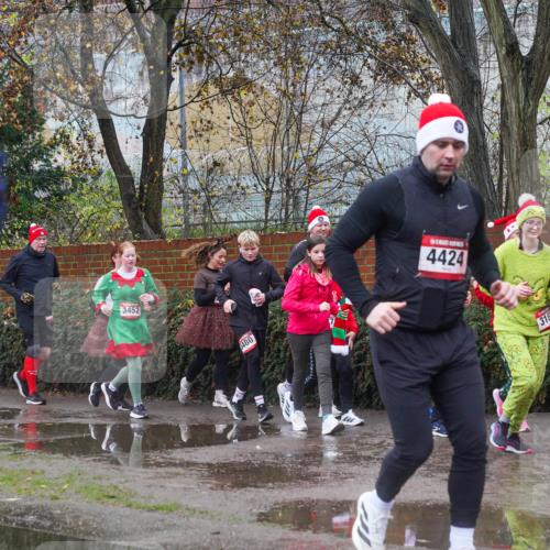 07.12.2025 - St. Pauli X-Mass-Run No. 15 Michael Burmester http://msf.ph/oto/9429455 07.12.2025 11:26:08 Laufen 3452, 480, 4424, 318, 4423 meine-sportfotos.de