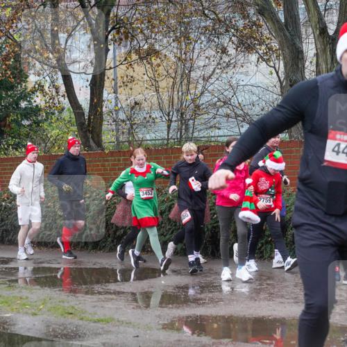 07.12.2025 - St. Pauli X-Mass-Run No. 15 Michael Burmester http://msf.ph/oto/9429457 07.12.2025 11:26:09 Laufen 3449, 3452, 80, 2759, 4424, 318 meine-sportfotos.de