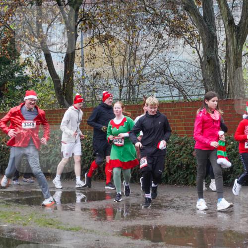 07.12.2025 - St. Pauli X-Mass-Run No. 15 Michael Burmester http://msf.ph/oto/9429459 07.12.2025 11:26:10 Laufen 3449, 3452, 2759, 80 meine-sportfotos.de