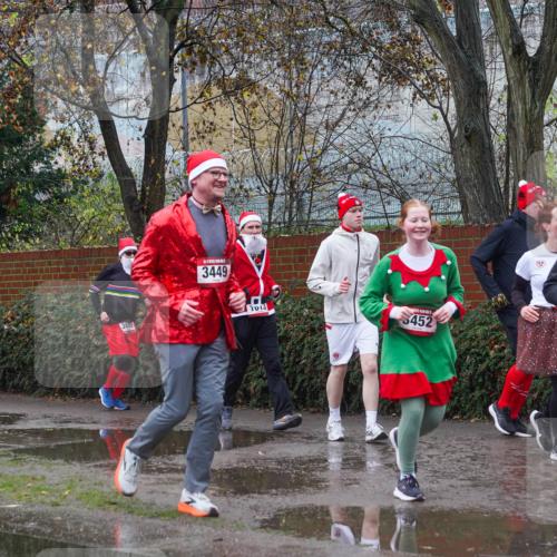 07.12.2025 - St. Pauli X-Mass-Run No. 15 Michael Burmester http://msf.ph/oto/9429464 07.12.2025 11:26:11 Laufen 3665, 3685, 3449, 6452, 4480 meine-sportfotos.de
