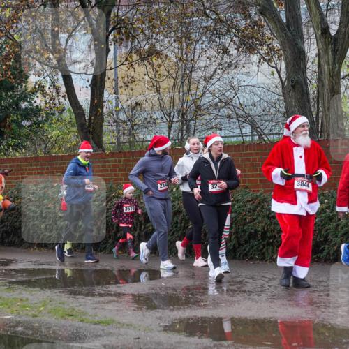 07.12.2025 - St. Pauli X-Mass-Run No. 15 Michael Burmester http://msf.ph/oto/9429489 07.12.2025 11:26:36 Laufen 5, 32, 3842 meine-sportfotos.de