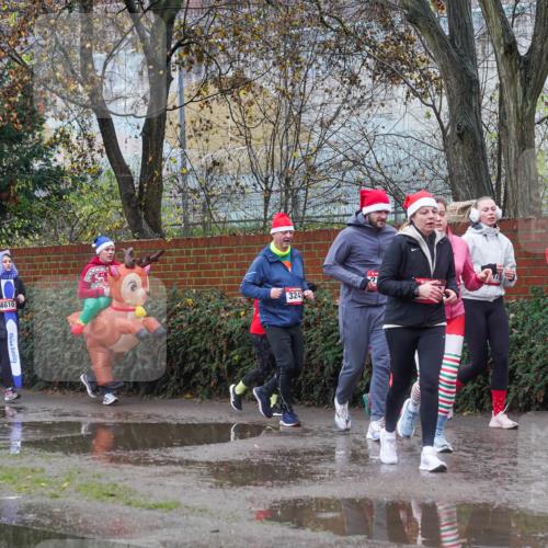 07.12.2025 - St. Pauli X-Mass-Run No. 15 Michael Burmester http://msf.ph/oto/9429492 07.12.2025 11:26:37 Laufen 3247, 3844 meine-sportfotos.de