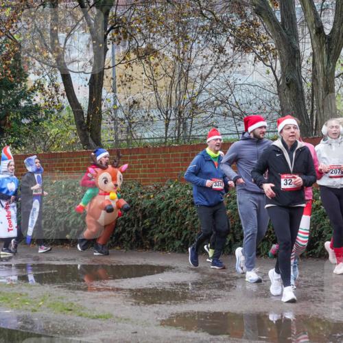07.12.2025 - St. Pauli X-Mass-Run No. 15 Michael Burmester http://msf.ph/oto/9429493 07.12.2025 11:26:37 Laufen 3247, 32, 38 meine-sportfotos.de