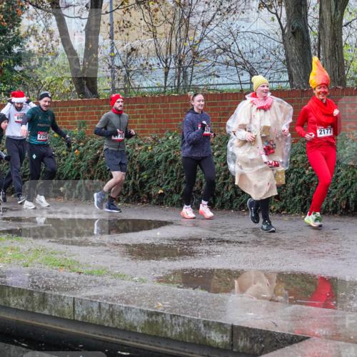 07.12.2025 - St. Pauli X-Mass-Run No. 15 Michael Burmester http://msf.ph/oto/9429500 07.12.2025 09:46:19 Laufen 896, 3904, 2758, 770, 2177 meine-sportfotos.de