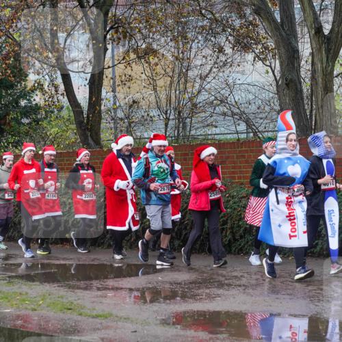 07.12.2025 - St. Pauli X-Mass-Run No. 15 Michael Burmester http://msf.ph/oto/9429501 07.12.2025 11:26:41 Laufen 4184, 2203, 4010 meine-sportfotos.de
