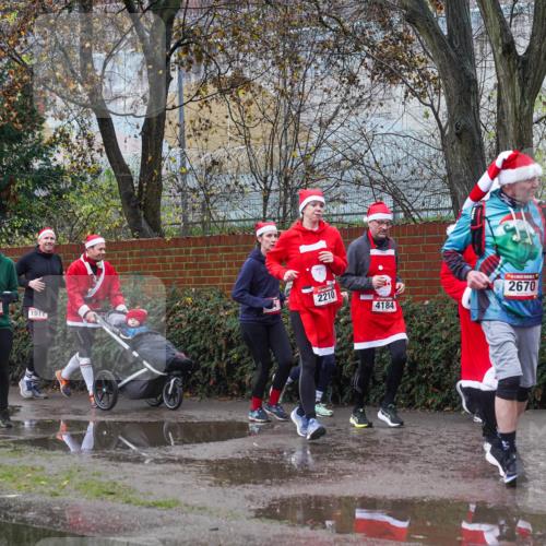 07.12.2025 - St. Pauli X-Mass-Run No. 15 Michael Burmester http://msf.ph/oto/9429507 07.12.2025 11:26:43 Laufen 4134, 1911, 2210, 4184, 2670 meine-sportfotos.de