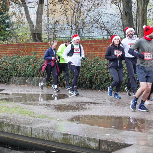 07.12.2025 - St. Pauli X-Mass-Run No. 15 Michael Burmester http://msf.ph/oto/9429509 07.12.2025 09:46:22 Laufen 3904, 960, 8, 2758, 770 meine-sportfotos.de