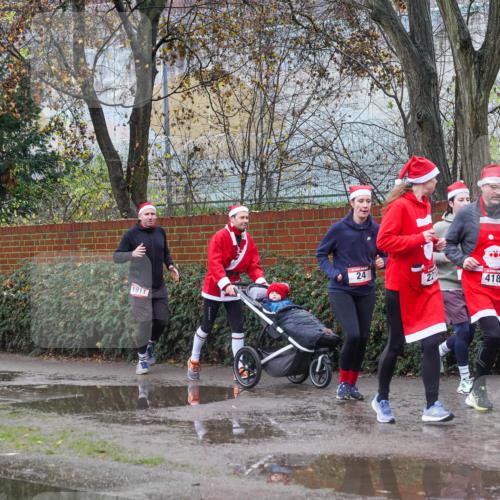 07.12.2025 - St. Pauli X-Mass-Run No. 15 Michael Burmester http://msf.ph/oto/9429510 07.12.2025 11:26:44 Laufen 1911, 4134, 24, 4184 meine-sportfotos.de
