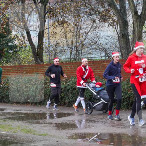 07.12.2025 - St. Pauli X-Mass-Run No. 15 Michael Burmester http://msf.ph/oto/9429511 07.12.2025 11:26:45 Laufen 1911, 3618, 4134, 24, 2210, 4184 meine-sportfotos.de