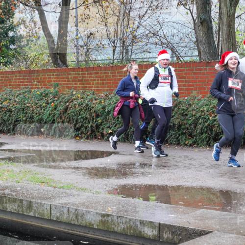 07.12.2025 - St. Pauli X-Mass-Run No. 15 Michael Burmester http://msf.ph/oto/9429513 07.12.2025 09:46:23 Laufen 3904, 960, 89, 2770 meine-sportfotos.de