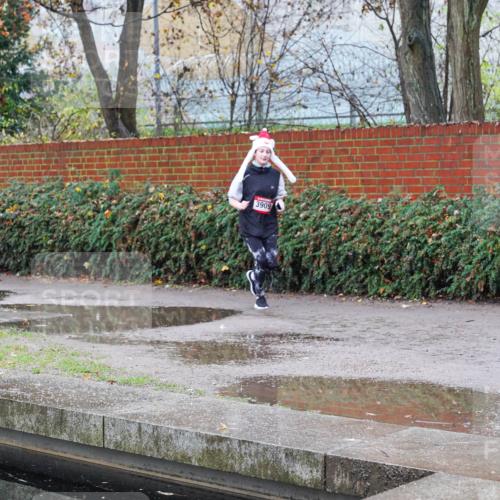 07.12.2025 - St. Pauli X-Mass-Run No. 15 Michael Burmester http://msf.ph/oto/9429520 07.12.2025 09:46:36 Laufen 815, 3680, 3909 meine-sportfotos.de