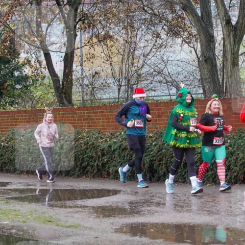07.12.2025 - St. Pauli X-Mass-Run No. 15 Michael Burmester http://msf.ph/oto/9429537 07.12.2025 11:27:20 Laufen 335, 3502, 3355, 2077 meine-sportfotos.de