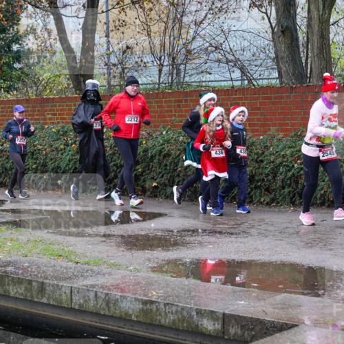 07.12.2025 - St. Pauli X-Mass-Run No. 15 Michael Burmester http://msf.ph/oto/9429560 07.12.2025 09:46:54 Laufen 1257, 1256, 3212, 436, 438, 2545, 30, 2546 meine-sportfotos.de