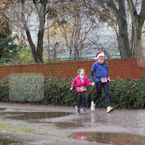 07.12.2025 - St. Pauli X-Mass-Run No. 15 Michael Burmester http://msf.ph/oto/9429576 07.12.2025 11:28:50 Laufen 2629, 2625 meine-sportfotos.de