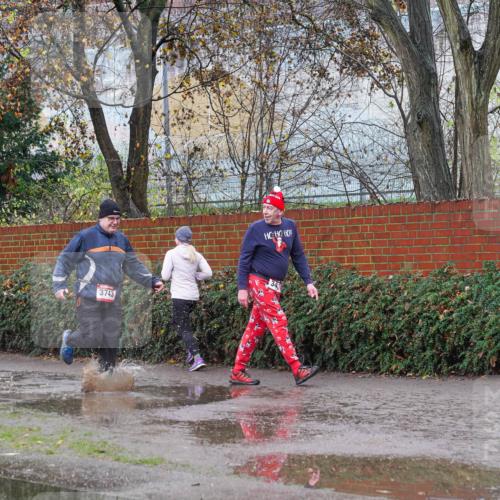 07.12.2025 - St. Pauli X-Mass-Run No. 15 Michael Burmester http://msf.ph/oto/9429597 07.12.2025 11:30:06 Laufen 3745, 3743 meine-sportfotos.de