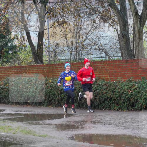 07.12.2025 - St. Pauli X-Mass-Run No. 15 Michael Burmester http://msf.ph/oto/9429622 07.12.2025 11:38:02 Laufen 3959, 3958 meine-sportfotos.de