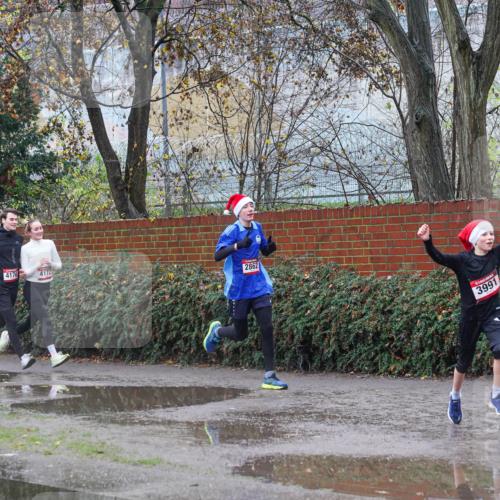 07.12.2025 - St. Pauli X-Mass-Run No. 15 Michael Burmester http://msf.ph/oto/9429636 07.12.2025 11:39:05 Laufen 4174, 4172, 2862, 3991 meine-sportfotos.de