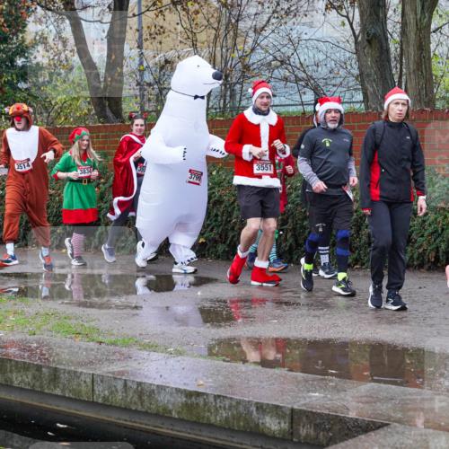 07.12.2025 - St. Pauli X-Mass-Run No. 15 Michael Burmester http://msf.ph/oto/9429649 07.12.2025 09:48:09 Laufen 2652 meine-sportfotos.de