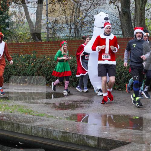 07.12.2025 - St. Pauli X-Mass-Run No. 15 Michael Burmester http://msf.ph/oto/9429652 07.12.2025 09:48:10 Laufen 3514, 355, 3551 meine-sportfotos.de