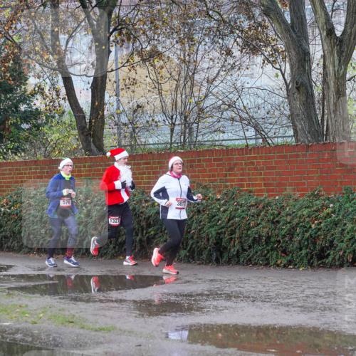 07.12.2025 - St. Pauli X-Mass-Run No. 15 Michael Burmester http://msf.ph/oto/9429690 07.12.2025 11:40:49 Laufen 576, 1327, 3817 meine-sportfotos.de