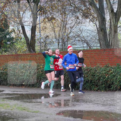 07.12.2025 - St. Pauli X-Mass-Run No. 15 Michael Burmester http://msf.ph/oto/9429698 07.12.2025 11:40:55 Laufen 281, 3192, 4505, 4312, 3459 meine-sportfotos.de