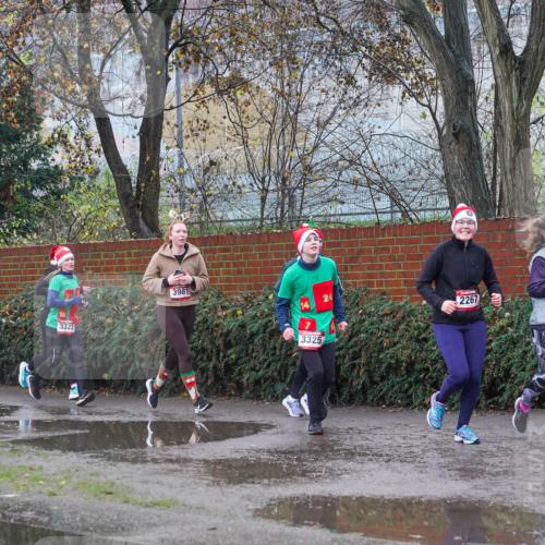 07.12.2025 - St. Pauli X-Mass-Run No. 15 Michael Burmester http://msf.ph/oto/9429717 07.12.2025 11:41:09 Laufen 3322, 3981, 14, 24, 2267, 3325, 2264 meine-sportfotos.de