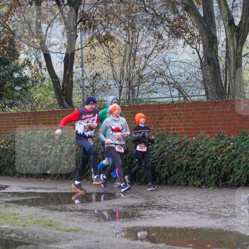 07.12.2025 - St. Pauli X-Mass-Run No. 15 Michael Burmester http://msf.ph/oto/9429730 07.12.2025 11:41:21 Laufen 4242, 258, 267, 331 meine-sportfotos.de