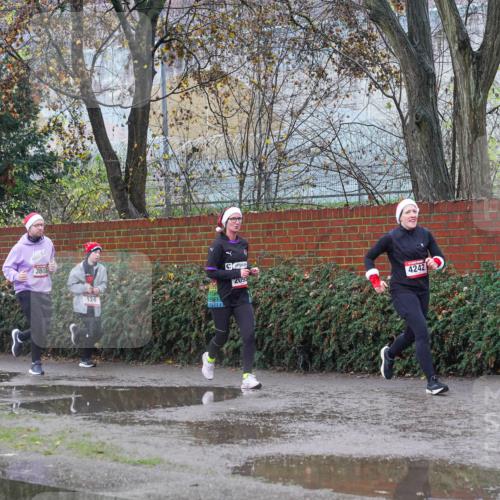 07.12.2025 - St. Pauli X-Mass-Run No. 15 Michael Burmester http://msf.ph/oto/9429735 07.12.2025 11:41:23 Laufen 3803, 124, 209, 4242 meine-sportfotos.de