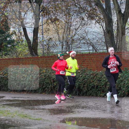07.12.2025 - St. Pauli X-Mass-Run No. 15 Michael Burmester http://msf.ph/oto/9429769 07.12.2025 11:42:07 Laufen 3675, 1719, 826, 2987, 2991 meine-sportfotos.de