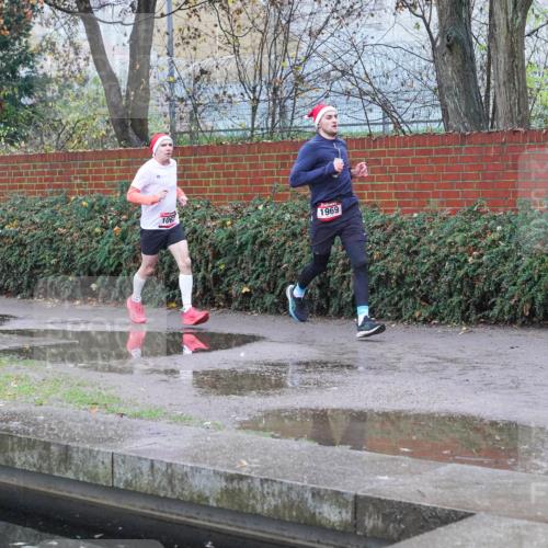 07.12.2025 - St. Pauli X-Mass-Run No. 15 Michael Burmester http://msf.ph/oto/9429772 07.12.2025 09:58:22 Laufen 106, 1969 meine-sportfotos.de