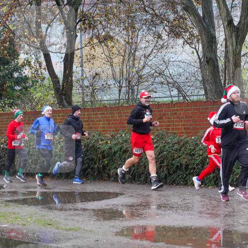07.12.2025 - St. Pauli X-Mass-Run No. 15 Michael Burmester http://msf.ph/oto/9429787 07.12.2025 11:42:28 Laufen 282, 328, 3130, 313, 3661, 3811, 3125 meine-sportfotos.de