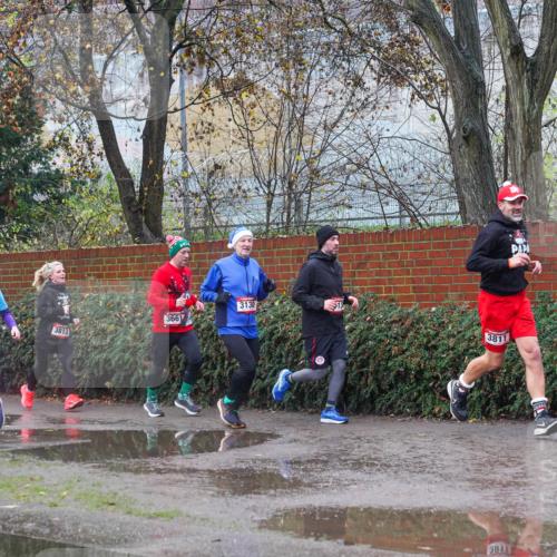07.12.2025 - St. Pauli X-Mass-Run No. 15 Michael Burmester http://msf.ph/oto/9429788 07.12.2025 11:42:29 Laufen 328, 3813, 3661, 3130, 3811, 3844 meine-sportfotos.de
