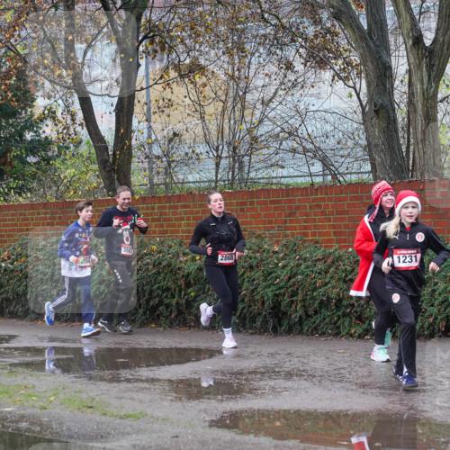 07.12.2025 - St. Pauli X-Mass-Run No. 15 Michael Burmester http://msf.ph/oto/9429808 07.12.2025 11:42:53 Laufen 3587, 584, 2868, 1231 meine-sportfotos.de