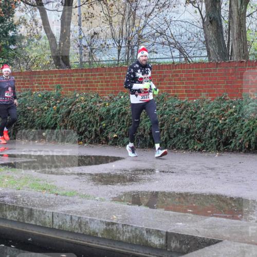 07.12.2025 - St. Pauli X-Mass-Run No. 15 Michael Burmester http://msf.ph/oto/9429832 07.12.2025 09:59:42 Laufen 3, 436, 4363, 3522 meine-sportfotos.de