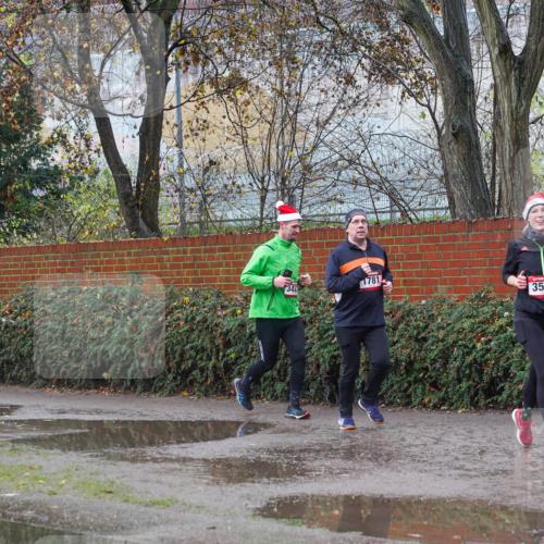07.12.2025 - St. Pauli X-Mass-Run No. 15 Michael Burmester http://msf.ph/oto/9429896 07.12.2025 11:44:09 Laufen 1781, 348, 3569, 90, 3581 meine-sportfotos.de