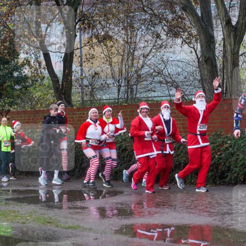 07.12.2025 - St. Pauli X-Mass-Run No. 15 Michael Burmester http://msf.ph/oto/9429939 07.12.2025 11:44:47 Laufen 194, 4405, 3708, 4413, 711, 4297, 4212 meine-sportfotos.de