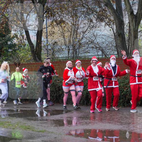 07.12.2025 - St. Pauli X-Mass-Run No. 15 Michael Burmester http://msf.ph/oto/9429941 07.12.2025 11:44:48 Laufen 19, 4295, 372, 3711, 4294, 4413, 3708, 4297, 421 meine-sportfotos.de