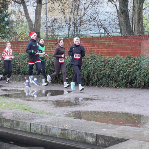 07.12.2025 - St. Pauli X-Mass-Run No. 15 Michael Burmester http://msf.ph/oto/9429953 07.12.2025 10:01:13 Laufen 4356, 3091, 4437, 4331 meine-sportfotos.de
