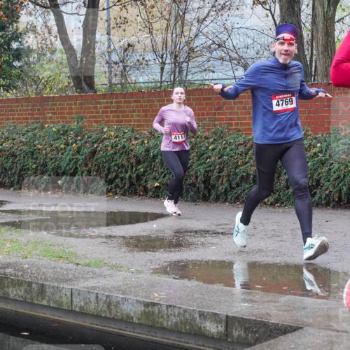 07.12.2025 - St. Pauli X-Mass-Run No. 15 Michael Burmester http://msf.ph/oto/9429962 07.12.2025 10:01:18 Laufen 4117, 4769, 4359 meine-sportfotos.de