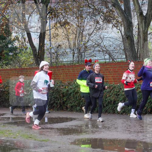 07.12.2025 - St. Pauli X-Mass-Run No. 15 Michael Burmester http://msf.ph/oto/9429976 07.12.2025 11:45:01 Laufen 3861, 417, 4188, 4730, 4390, 4033 meine-sportfotos.de