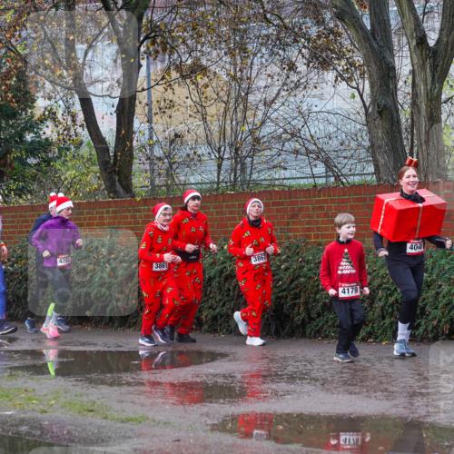07.12.2025 - St. Pauli X-Mass-Run No. 15 Michael Burmester http://msf.ph/oto/9429979 07.12.2025 11:45:03 Laufen 4783, 3861, 98, 3867, 4179, 4048, 4188 meine-sportfotos.de