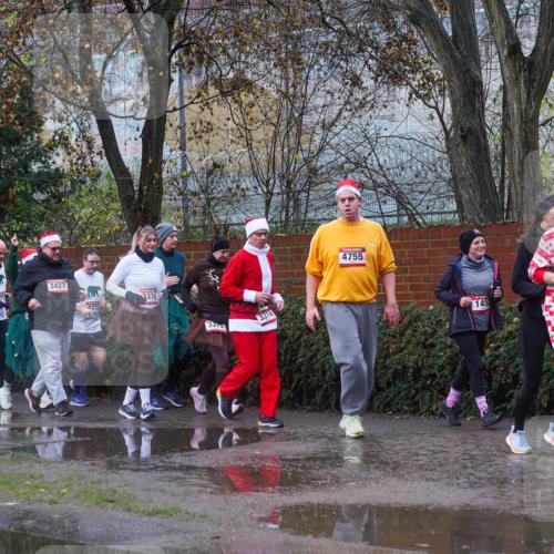 07.12.2025 - St. Pauli X-Mass-Run No. 15 Michael Burmester http://msf.ph/oto/9429995 07.12.2025 11:45:08 Laufen 3427, 3376, 3314, 3375, 4755, 145, 334, 3869 meine-sportfotos.de